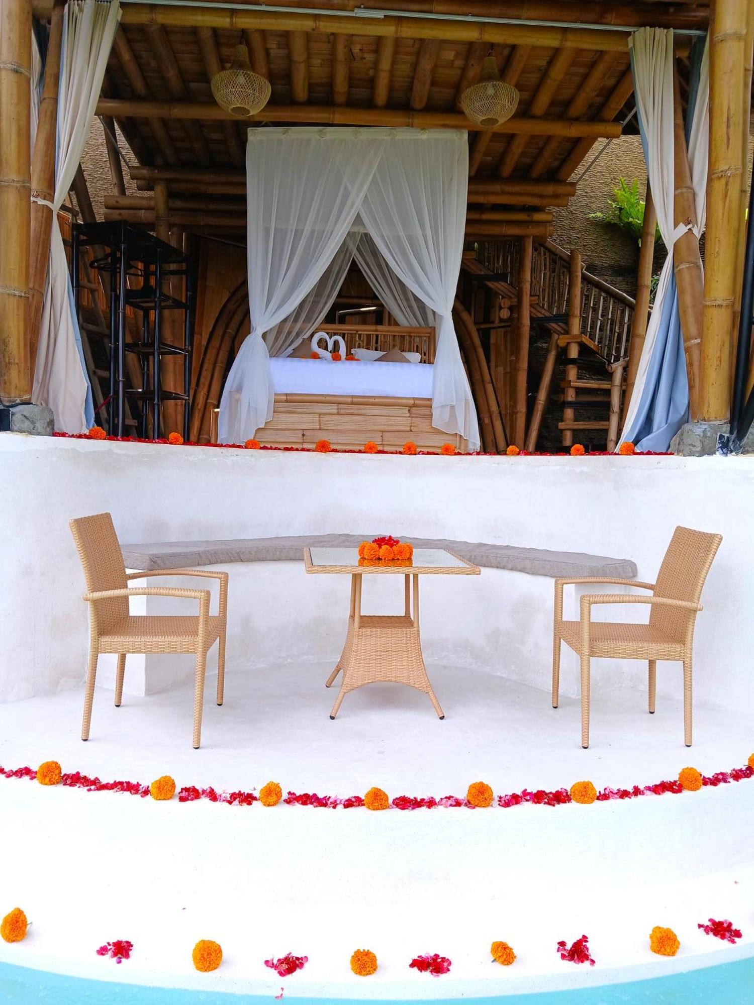 Villa Danaswari Bali Bamboo House Selat Exterior foto